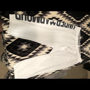 Under armour white and black Capri sz large